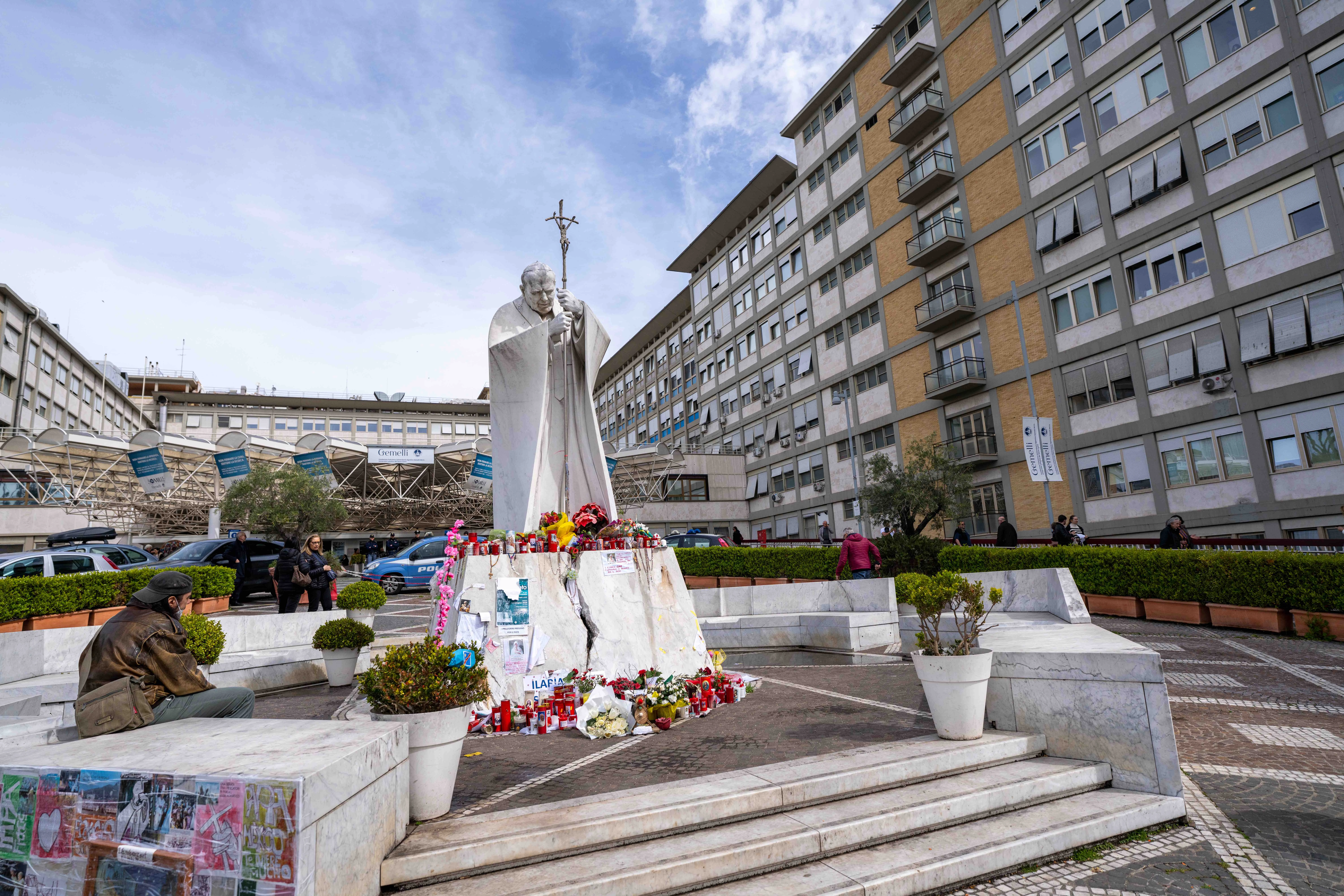 In his message on March 16, 2025, the Holy Father particularly thanked his medical team and all people who, through their dedicated work, shine the light of God’s infinite life in hospitals and places of care.?w=200&h=150